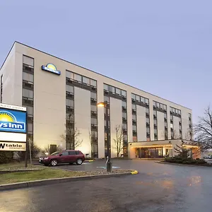 Hotel Days By Wyndham West ***